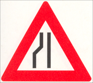 J19 Waarschuwing voor rijbaan- versmalling links